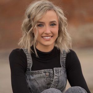 Meet your Posher, Laina